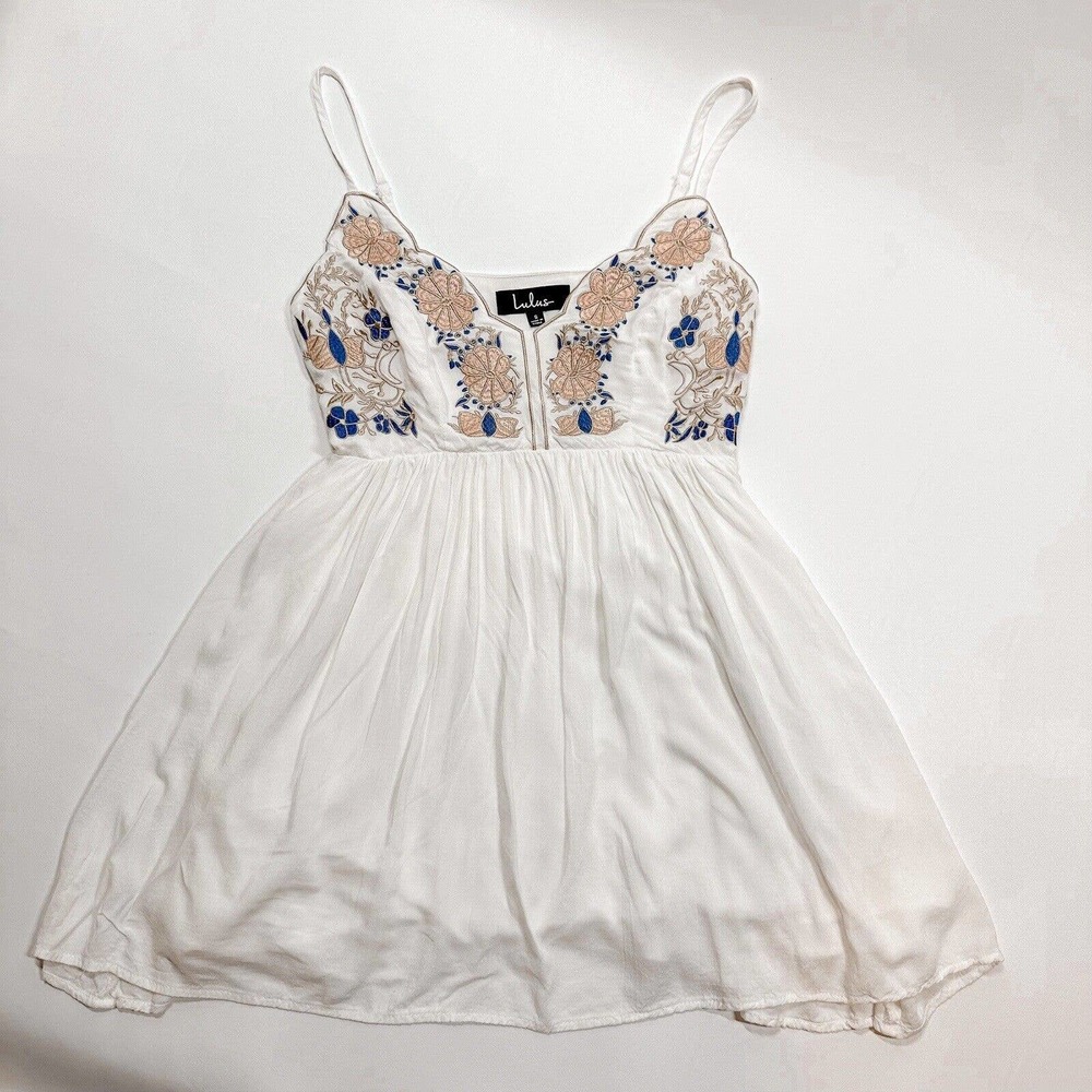 Lulu’s Dress Daisy Petal Pickin’ White Size S Embroidered Floral A Line Lined